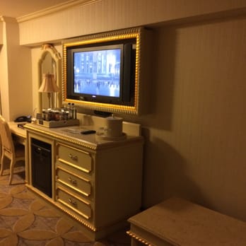Peppermill Reno - Gotta love the gold frame around the TV! (Room 723) - Casinos Near Me - Reno, Nevada Peppermill Reno - Gotta love the gold frame around the TV! (Room 723) - Casinos Near Me - Reno, Nevada