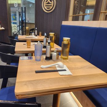 Omni Noodle - Outside tables - Noodles Near Me - Toronto, Ontario