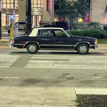 Experience Zuzu, Detroit - Car watching from ZuZu - Sushi Bars Near Me - Detroit, Michigan Experience Zuzu, Detroit - Car watching from ZuZu - Sushi Bars Near Me - Detroit, Michigan