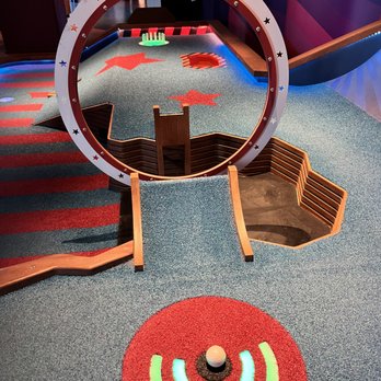 Puttshack - Nashville - Launch Ramp Mini Golf - Mini Golf Near Me - Nashville, Tennessee