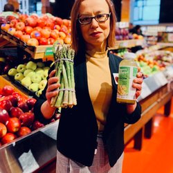 Emilia Heiman - Registered Dietitian - Teaching about the difference between pro and pre-biotics