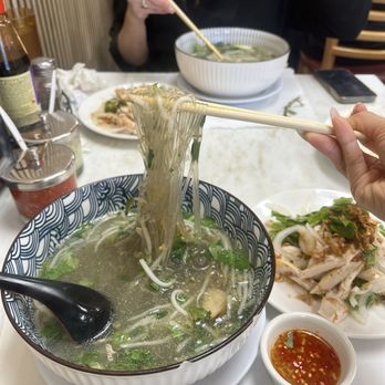 Ghien Mien Ga - Mien ga (chicken soup with glass noodles) - Noodles Near Me - Westminster, California Ghien Mien Ga - Mien ga (chicken soup with glass noodles) - Noodles Near Me - Westminster, California