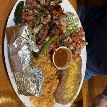 Roberto's Cafe - Lobster fajitas - Mexican Near Me - Mammoth Lakes, California Roberto's Cafe - Lobster fajitas - Mexican Near Me - Mammoth Lakes, California