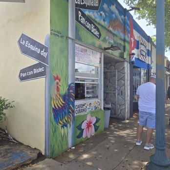 La Esquina del Pan con Bistec 2 - Storefront - Cuban Near Me - Miami, Florida La Esquina del Pan con Bistec 2 - Storefront - Cuban Near Me - Miami, Florida