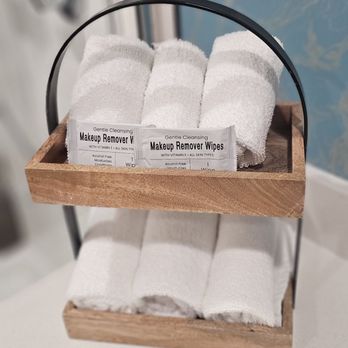 Hotel Indigo - bathroom decor - Hotels Near Me - Tulsa, Oklahoma Hotel Indigo - bathroom decor - Hotels Near Me - Tulsa, Oklahoma