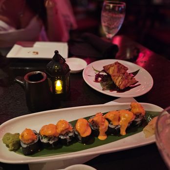 Red Lantern Restaurant & Lounge - Sushi Bars Near Me - Mashantucket, Connecticut