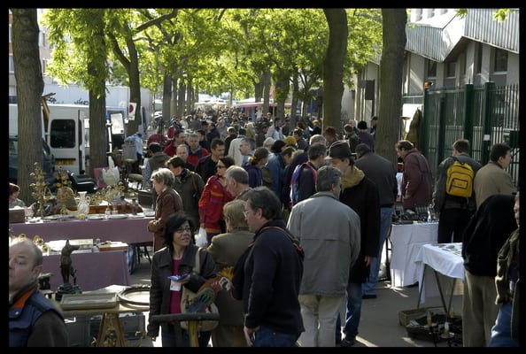 Marché aux puces de la Porte de Vanves by null