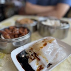 Wonder Seafood Restaurant - Shrimp Rice Roll