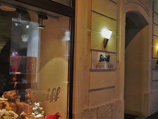 STEIFF in WIEN by null