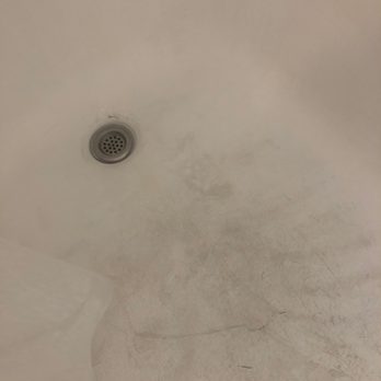 Real Property Management Corazon - Bathtub In horrible condition since we moved in. - Property Management Near Me - Reno, Nevada Real Property Management Corazon - Bathtub In horrible condition since we moved in. - Property Management Near Me - Reno, Nevada