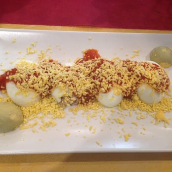 Taberna Mediterránea - Huevos rellenos con atún y tomate simplones - Mediterranean Near Me - Valencia, V Taberna Mediterránea - Huevos rellenos con atún y tomate simplones - Mediterranean Near Me - Valencia, V