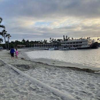 Bahia Resort Hotel - My Girls take a stroll on the beach and collecting sea shells - San Diego, CA
