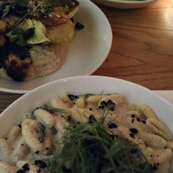 Double Zero - cacio e pepe (foreground); cauliflower (mid); zucchini lasagna (allá) - Pizza Near Me - New York, New York