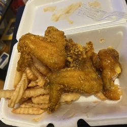Top's China Resturant - Wrinkle fries, crispy on the outside soft in the inside very seasoned chicken wings delicious! Just like New York City!