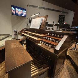 St John Vianney Catholic Church - Organ  Console