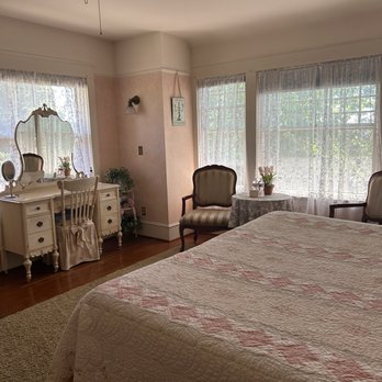 Briar Rose Inn - Bed & Breakfast Near Me - Vancouver, Washington Briar Rose Inn - Bed & Breakfast Near Me - Vancouver, Washington