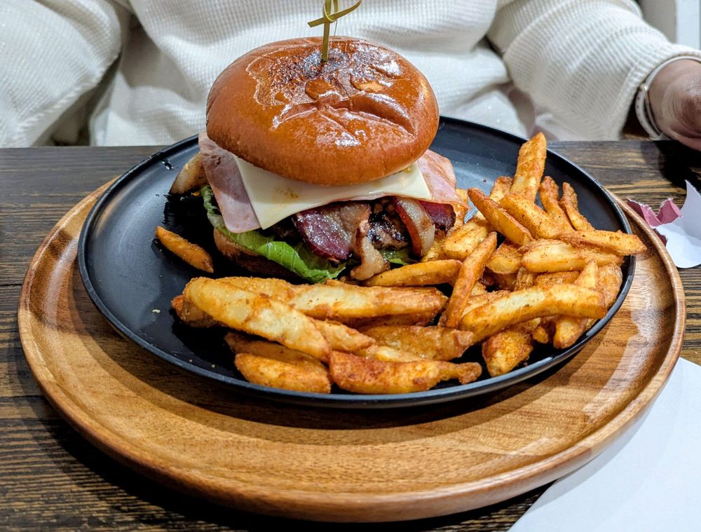 Alaskan Burger & Brew