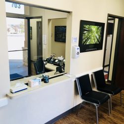 CommunityMed Family Urgent Care - Cross Roads - You won't be waiting long in our waiting room! Our average patient visit is 30 minutes or less - including the wait time!