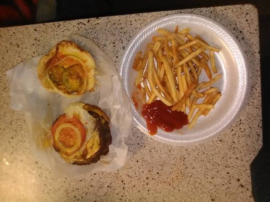 Lou's Drive-In by null