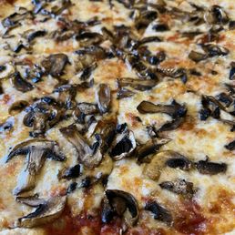 Best pepperoni mushroom pie in Greensboro