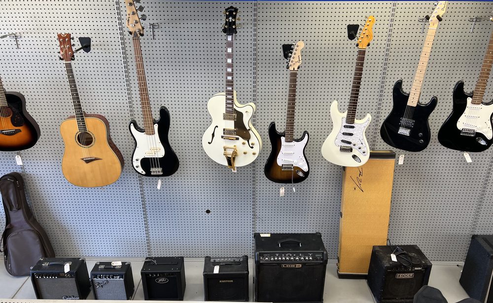 B & B SPORTING GOODS AND PAWNBELTON Updated August 2024 11 Photos