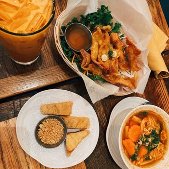Sisters Thai - tofu tod, veggie tom yum, thai tea, chicken wonton - Thai Near Me - Fairfax, Virginia