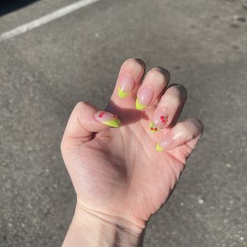 Happy Feet Nails - Nail Salons Near Me - Kent, Washington