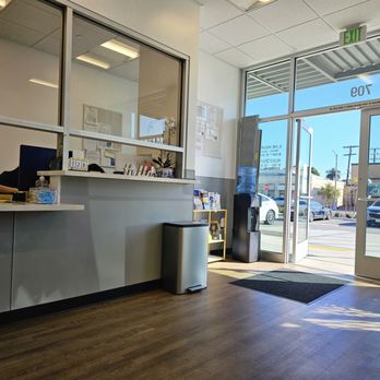 Long Beach Primary Care Associates - Interior front receptionist desk here at Long Beach Primary Care - Walk-in Clinics Near Me - Long Beach, California Long Beach Primary Care Associates - Interior front receptionist desk here at Long Beach Primary Care - Walk-in Clinics Near Me - Long Beach, California