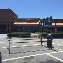 GNC - Store front