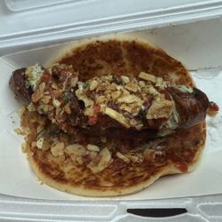El Parche Colombian food - Arepa con chorizo
