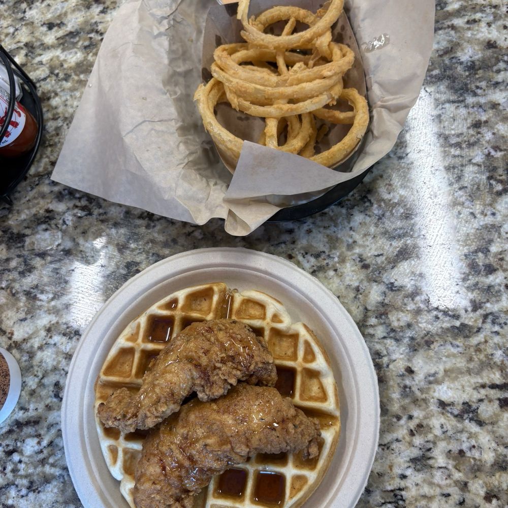 Mama C’s Mac N Smash - GF chicken a d Waffles. GF onion rings. - Caterers Near Me - Lexington, North Carolina Mama C’s Mac N Smash - GF chicken a d Waffles. GF onion rings. - Caterers Near Me - Lexington, North Carolina