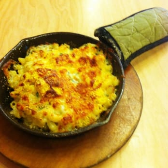 S'MAC - La Mancha! With manchego cheese and onions Delish - American Near Me - New York, New York S'MAC - La Mancha! With manchego cheese and onions Delish - American Near Me - New York, New York