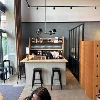 Brown Downtown Napa - Wine Bars Near Me - Napa, California