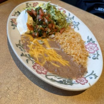 Puerto Vallarta Restaurant - Chicken Fajita Sides: Rice and Beans, Guacamole, Pico, Sour Cream - Mexican Near Me - Avon, Connecticut Puerto Vallarta Restaurant - Chicken Fajita Sides: Rice and Beans, Guacamole, Pico, Sour Cream - Mexican Near Me - Avon, Connecticut
