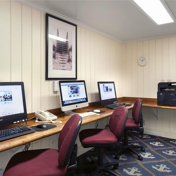 Hampton Inn & Suites Myrtle Beach/Oceanfront - Business Center - Hotels Near Me - Myrtle Beach, South Carolina