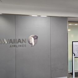 Hawaiian Airlines Premier Club Lounge - Entrance