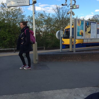 Gospel Oak Station - Leaving station - Train Stations Near Me - London, XGL
