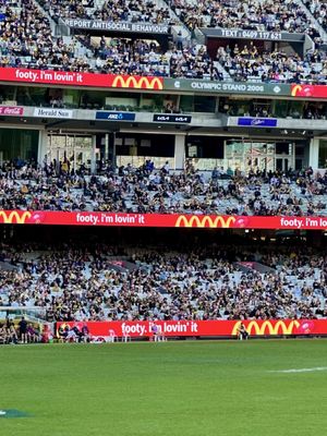 Melbourne Cricket Ground by null