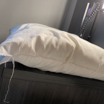 Motel 6 - 2nd pillow tear - Hotels Near Me - Boise, Idaho Motel 6 - 2nd pillow tear - Hotels Near Me - Boise, Idaho