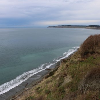 Admiralty Head Lighthouse - Big drop from the cliffside. (Jan. 5, 2019) - Landmarks & Historical Buildings Near Me - Coupeville, Washington