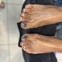 Dragonfly Nails - French pedicure