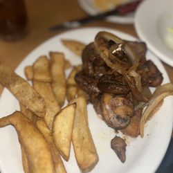 Texas Roadhouse - 6oz sirloin Hand-Cut Sirloin*
