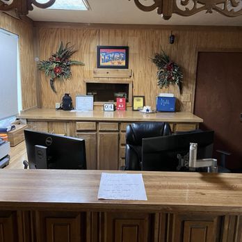 Big Texan Motel - No staff present to assist customers. They rely on remote support. - Hotels Near Me - Amarillo, Texas