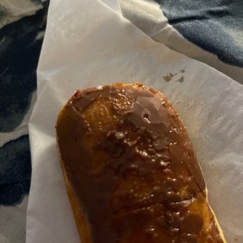 Donut Tree - The donuts are super small and ugly. SHE FORGOT TO PUT ALL MY DONUTS IN MY BAG SO I PAID FOR HALF OF MY ORDER! - Donuts Near Me - Walnut, California