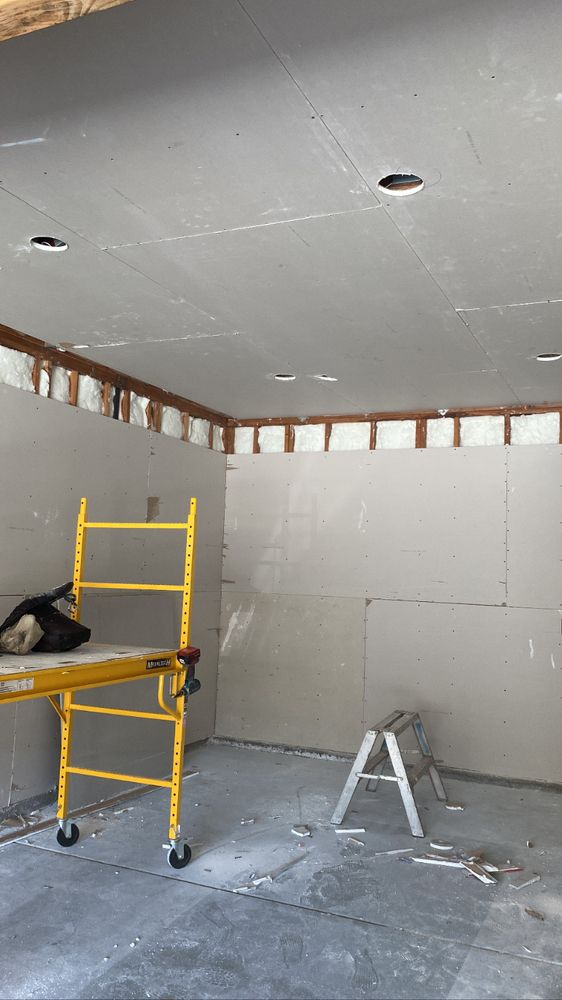 Slide of P&R The Handymen