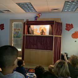 Major Hillard Library - Thanksgiving Puppet Show.