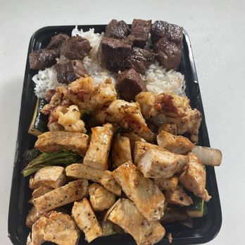 Big Flame Hibachi - New York Steak & Chicken with white rice and vegetables - Food Trucks Near Me - Palmdale, California Big Flame Hibachi - New York Steak & Chicken with white rice and vegetables - Food Trucks Near Me - Palmdale, California