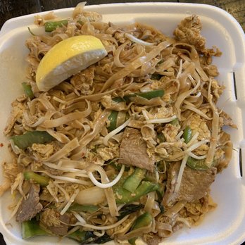 Bangkok Cafe - Drunken Noodles - beef - Medium Spice - Thai Near Me - Ferndale, Michigan