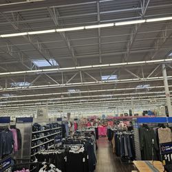 Walmart Supercenter - Estos pasillos de Walmart siempre me traen buenos recuerdos.