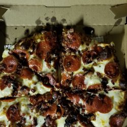 Domino's Pizza - Another delicious pan pizza